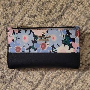 Kate Spade Floral Wallet - Cameron Street Daisy Print